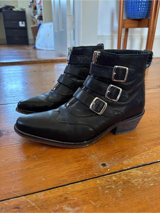 John Fluevog Shoes - John Fluevog retired Jett Black Leather Triple-Buckle Ankle Boots size 7.5